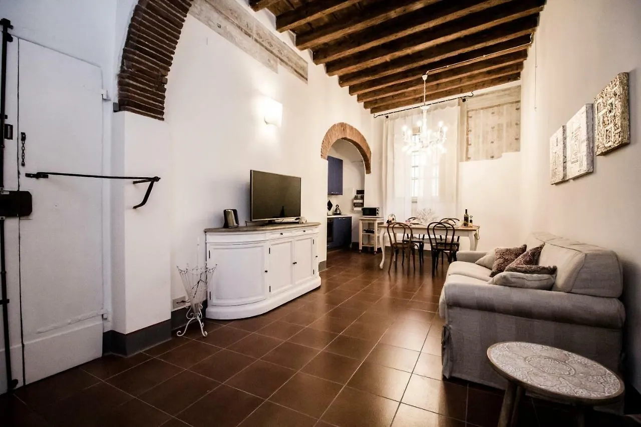 Innpisarentals 2 - Pisa Shabby Flat